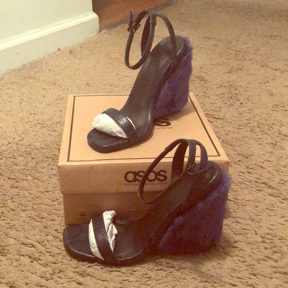 ASOS Faux Snakeskin Fur Wedges (UK 6)